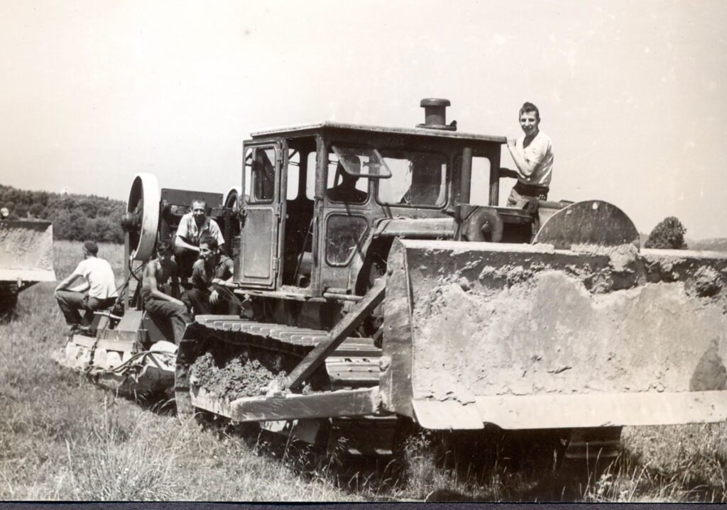 &Quot;Totek&Quot; – Leśnik Z Bieszczadów, O Którym Krążyły Legendy 2 Rok 1965. Tak Wyglądał Transport Tartaku Przewoźnego Ze Stuposian Do Sokolików