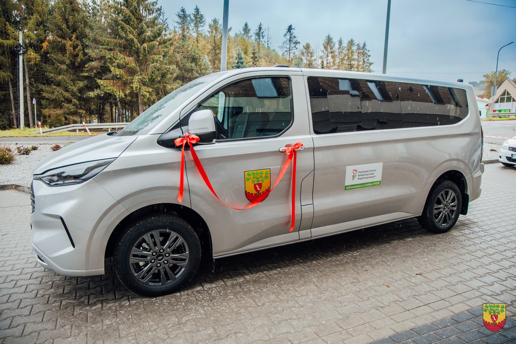 Lokalna Gazeta Internetowa 3 Nowy 9-Osobowy Ford W Jaworniku Polskim