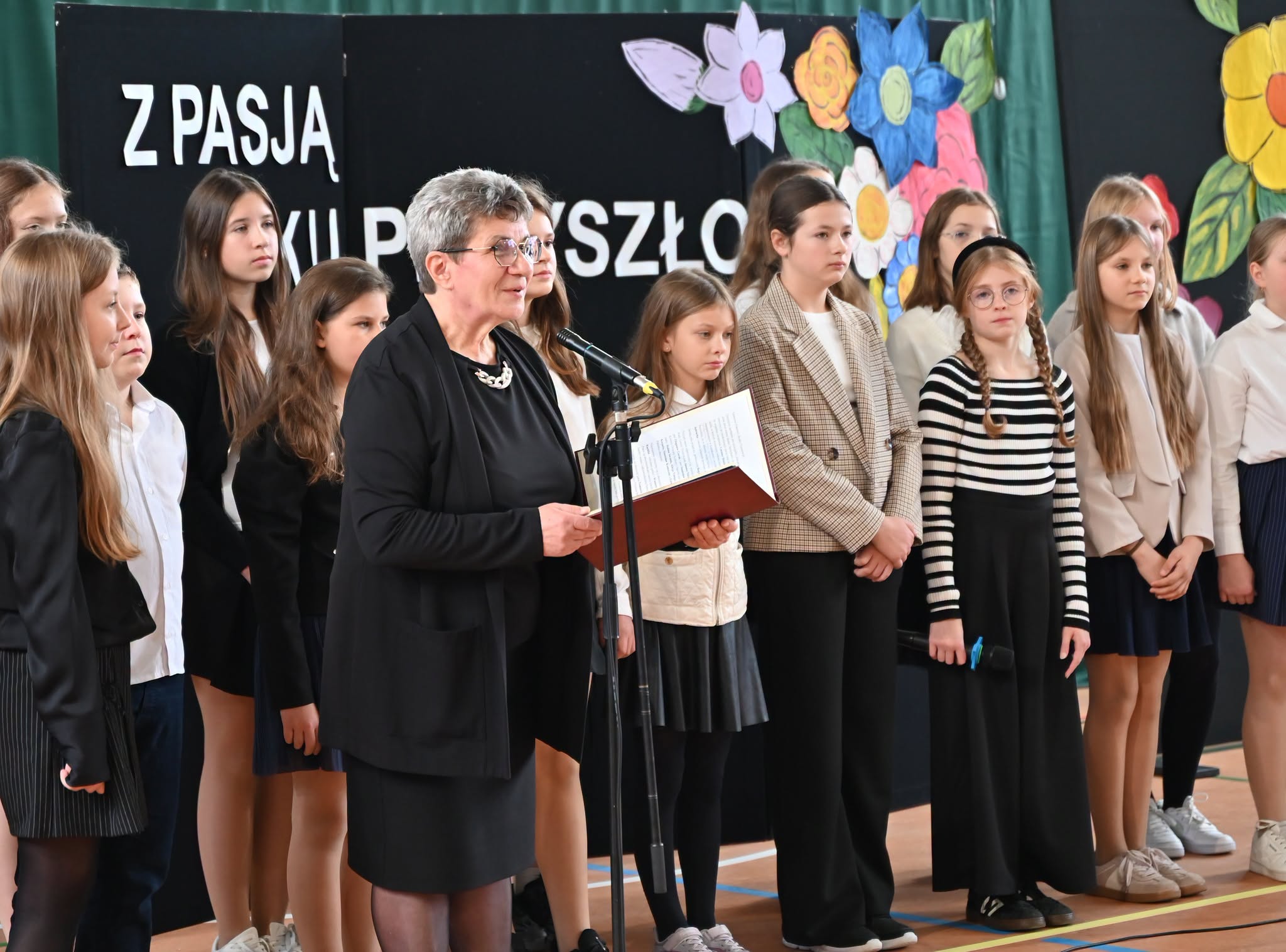 Lokalna Gazeta Internetowa 4 Otwarto Halę Za Ponad 800 Tys. Zł W Gniewczynie Łańcuckiej