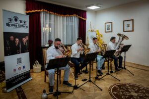 "Degustacja Kultury" w Hadlach Szklarskich. Koncert krakowskiego zespołu Brass Riders