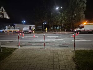 Trwa frezowanie przejść dla pieszych koło poczty