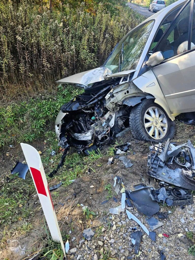 Zderzenie Dwóch Aut W Miejscowości Dobra 1 Zderzenie Dwóch Aut W Miejscowości Dobra