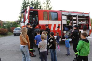 Dziecięca i Młodzieżowa Drużyna Pożarnicza na wspólnych zbiórkach