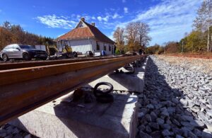 Ostatni etap prac w Hadlach Szklarskich. Przeworska Kolejka Wąskotorowa finiszuje z inwestycją