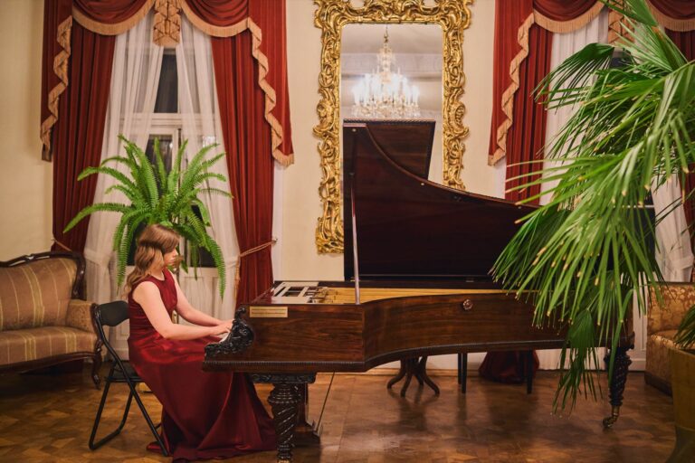 "Efekt Chopina" w Pałacu Lubomirskich. Recital utalentowanej Kamili Sacharzewskiej