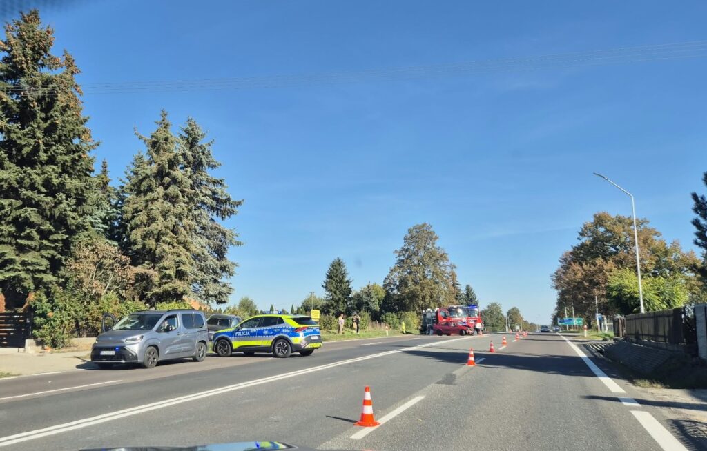 Zderzenie Samochodów Przed Rondem Na Gwizdaju 1 Zderzenie Samochodów Przed Rondem Na Gwizdaju